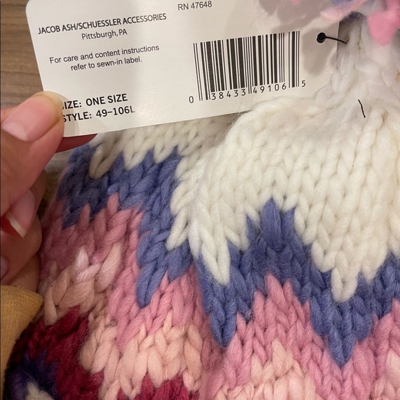 Bundle of 3 knit hats - Picture 3 of 5